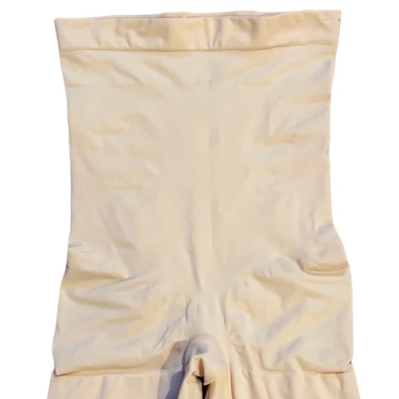 NWOT Spanx Higher Power Short - Picture 7 of 14